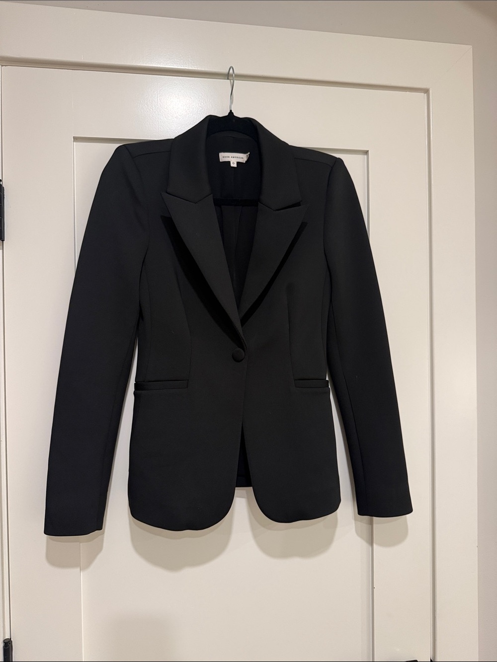 Good American Black Tailored Single-Button Blazer